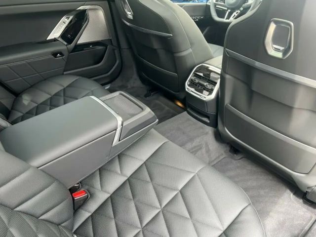 BMW 740 740d 740e M-Sport Sedan xDrive