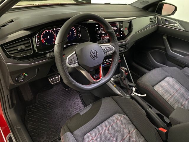 Volkswagen Polo 2.0 TSI DSG GTI