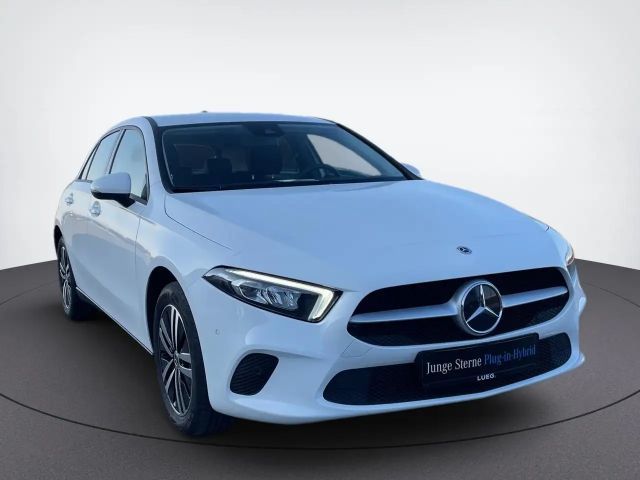 Mercedes-Benz A 250 A 250 e