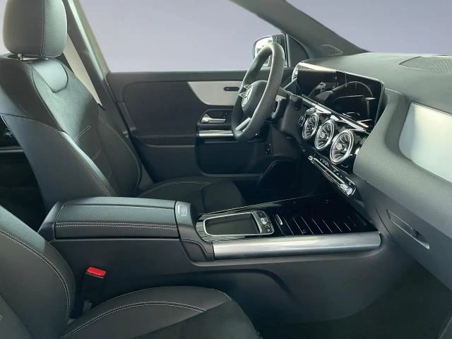 Mercedes-Benz GLA 200 AMG Line