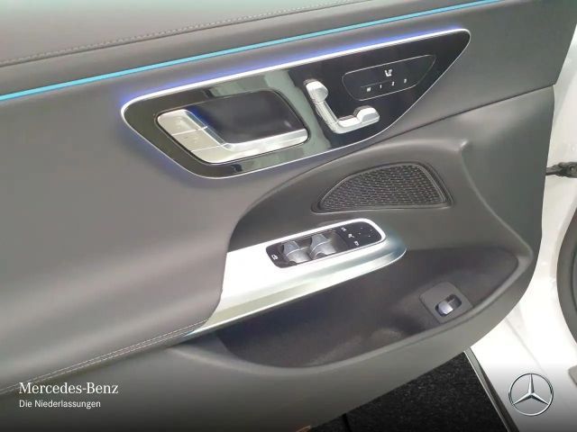 Mercedes-Benz E 200 AMG Line Sedan