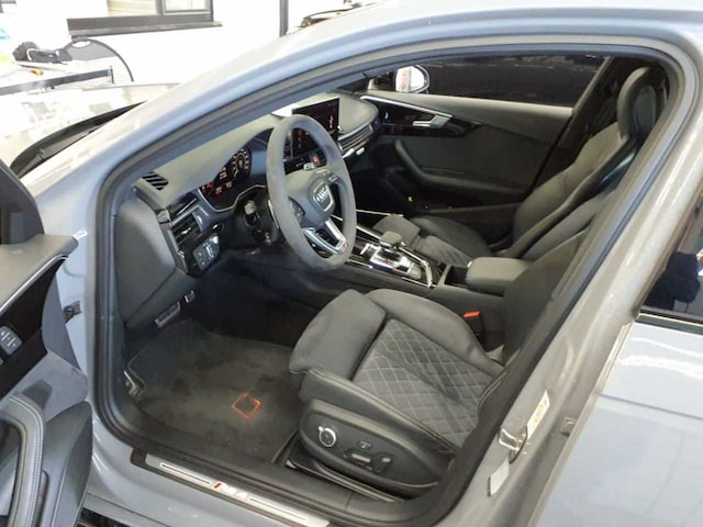 Audi RS4 Avant Quattro