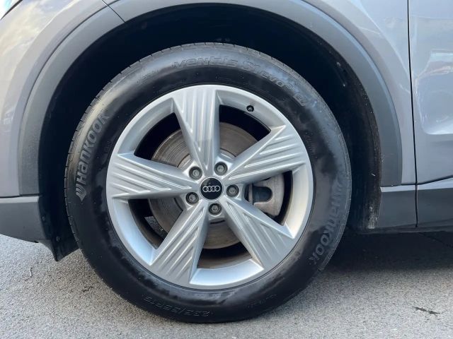 Audi Q4 e-tron 45 / MMI-Navi+, Standklima, LED, RFK