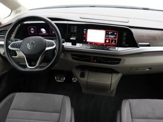 Volkswagen Multivan 2.0 TDI DSG Style T7