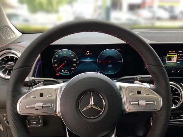 Mercedes-Benz EQB 300 4MATIC AMG Line