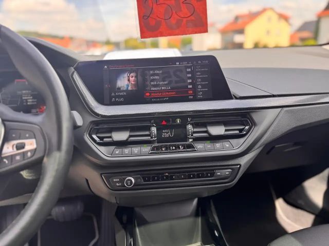 BMW 120 120i Sedan Sport Line