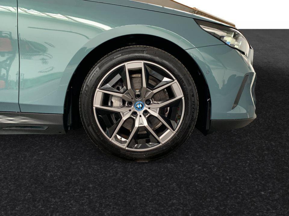 BMW i5 Sedan eDrive40