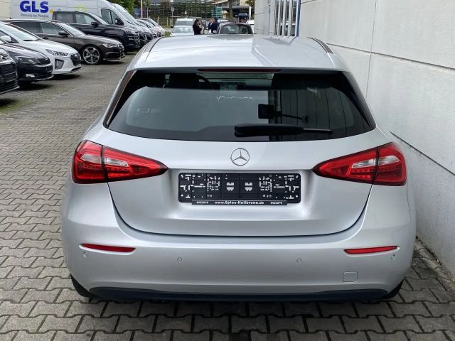 Mercedes-Benz A 200 Business Line
