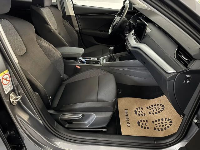 Skoda Octavia Kombi 2,0TDI *LED*AHK*Smart Link*Tempomat*Getön...