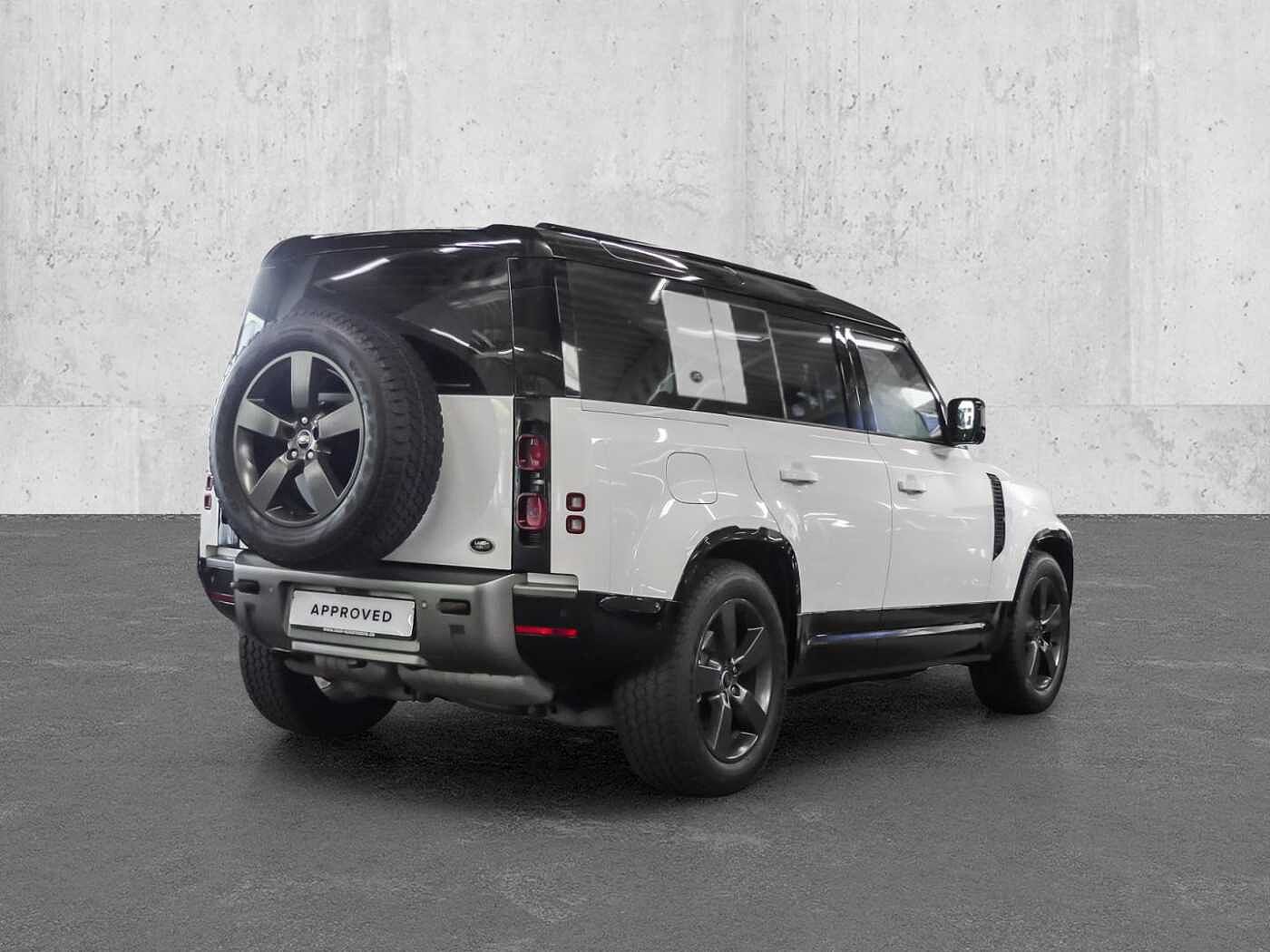 Land Rover Defender 110 Dynamic SE