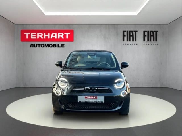 Fiat 500e La Prima