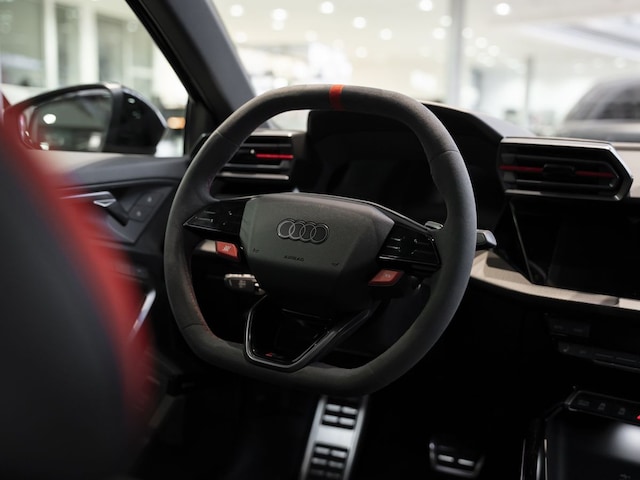 Audi RS3 Quattro S-Tronic Sedan