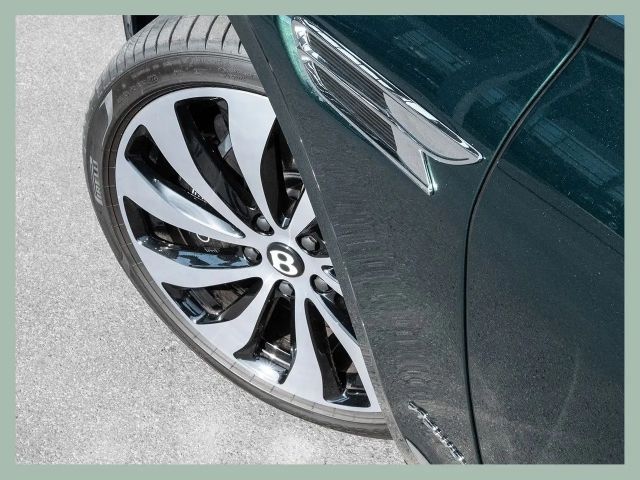 Bentley Flying Spur V8