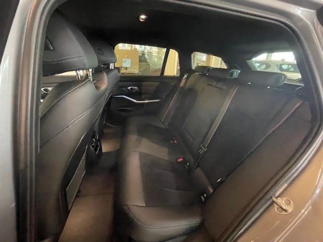 BMW 320 320d M-Sport Touring xDrive