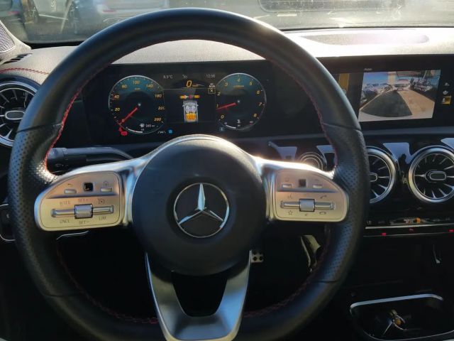 Mercedes-Benz CLA 200 AMG Line Coupé