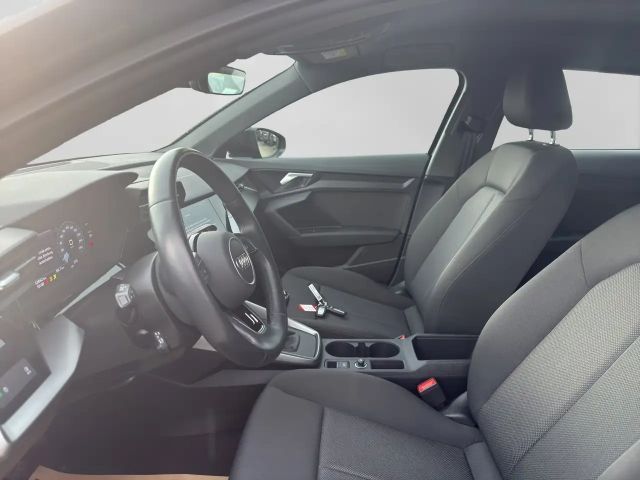 Audi A3 30 TDI Sedan