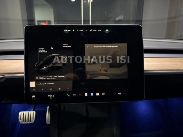 Tesla Model 3 AWD Performance