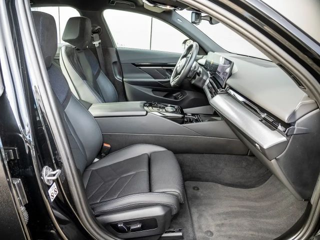 BMW 520 520i M-Sport Sedan