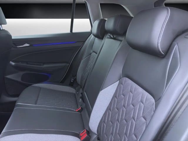 Volkswagen Golf 1.5 eTSI DSG Variant