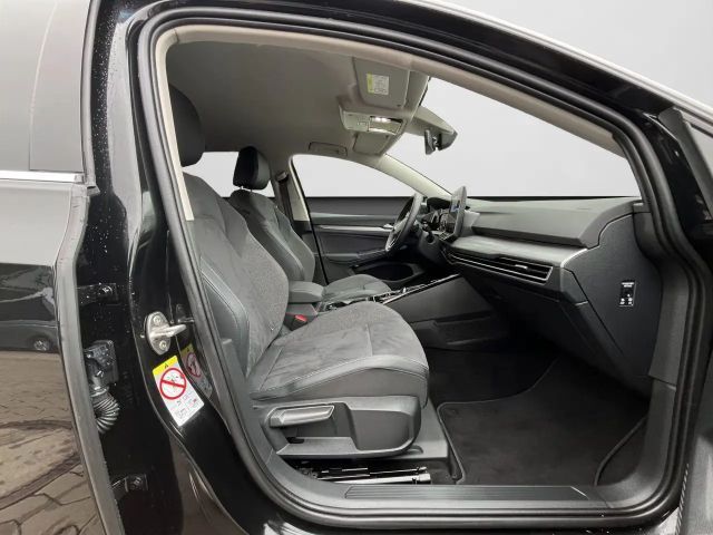 Volkswagen Golf DSG Golf VIII Style Variant