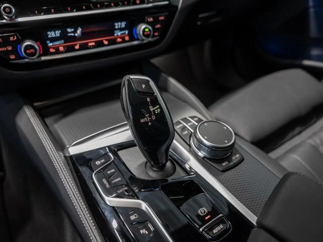 BMW 530 530e M-Sport Touring xDrive