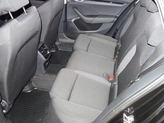 Skoda Octavia Kombi 2,0 TDI AHK,SHZ,LED,Alufelgen,digital Coc...