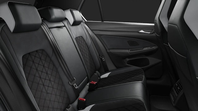 Volkswagen Golf 1.5 eTSI DSG Golf VIII R-Line