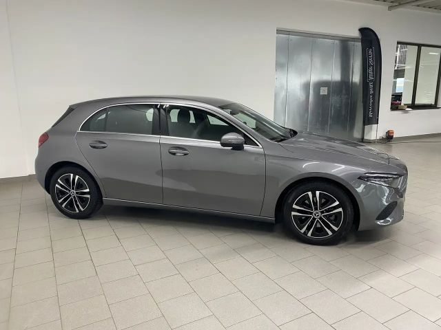 Mercedes-Benz A 200 Progressive