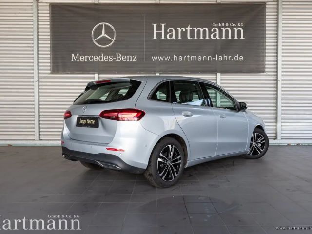 Mercedes-Benz B 180 B 180 Progressvie Advanced Digital Display LED