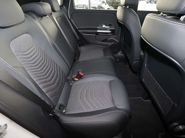 Mercedes-Benz B 200 PANORAMA+KAMERA+CARPLAY+MBUX+LED+PDC+17"