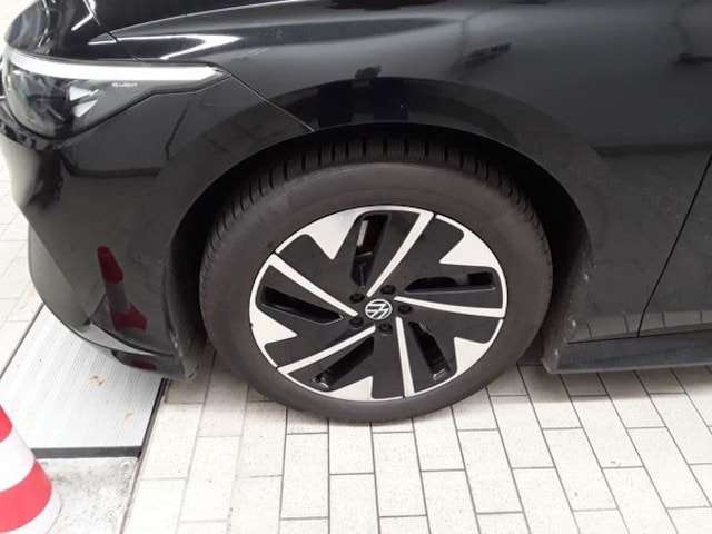 Volkswagen ID.7 IQ.Drive Pro