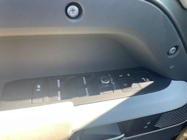 Land Rover Defender 110 D250