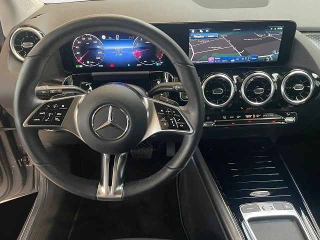 Mercedes-Benz B 200 Progressive Sedan