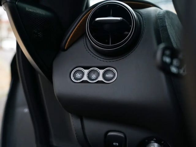 McLaren 600LT 750S Coupé I TechLux I B&W