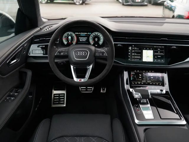 Audi Q8 S-Line