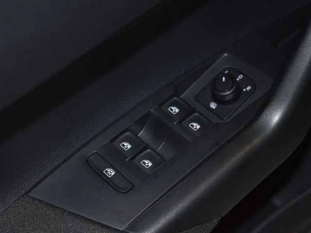 Volkswagen Polo Basis-Modell AppConnect SHZ PDC