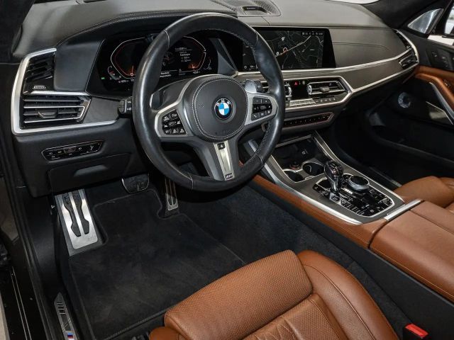 BMW X7 M50i