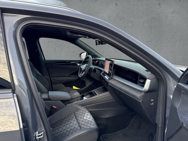 Volkswagen Tayron 2.0 TDI DSG 4M R-Line IQ.LIGHT Pano Navi