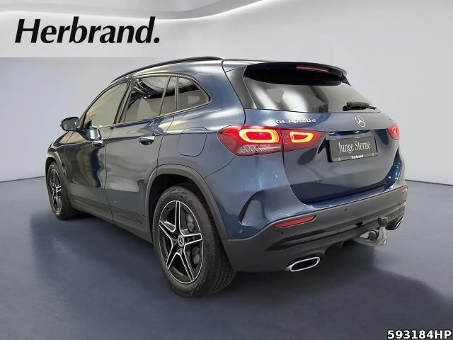 Mercedes-Benz GLA 220 4MATIC AMG Line GLA 220 d