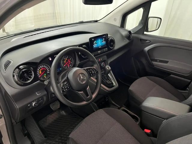 Mercedes-Benz T 180 T 180 d 7Gtr RfKam MBUX Totwi  CarPlay