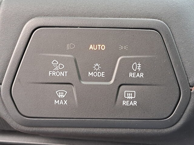 Cupra Born Born NAV KAM ACC 19' GJ-REIF 4xKAM LED PDC SHZ