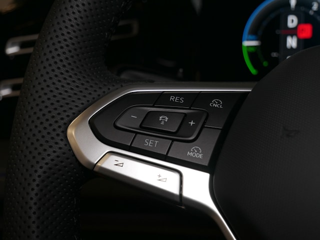 Volkswagen Tiguan R-Line eHybrid