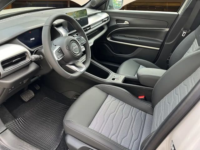 Jeep Avenger 1.2 T3 e-Hybrid 4xe Upland e-DCT6