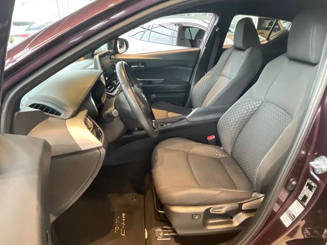 Toyota C-HR Business