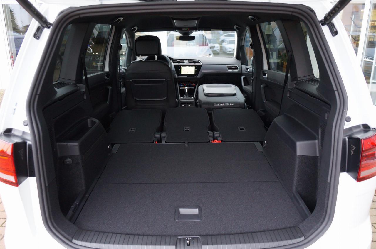 Volkswagen Touran 1.5 TSI DSG R-Line