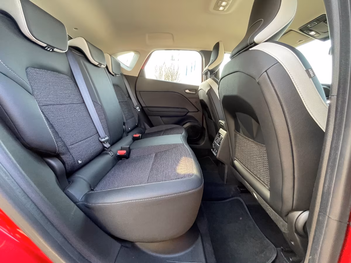 Renault Captur EDC Hybrid TCe 140 Techno