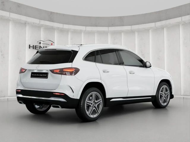 Mercedes-Benz GLA 180 AMG Line