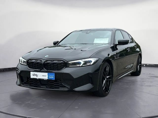 BMW 320 320i M-Sport Sedan xDrive