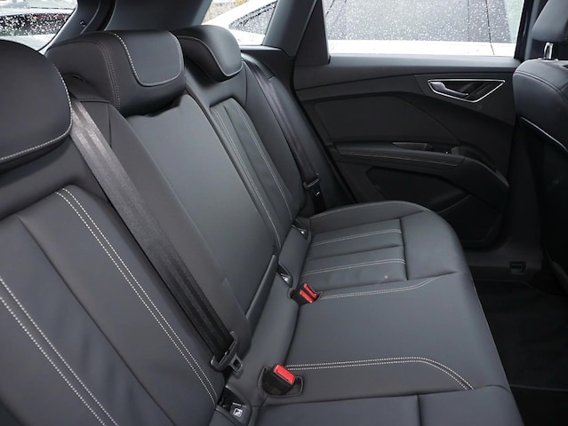 Audi Q4 e-tron SUV 45 e-tron Audi Q4 e-tron