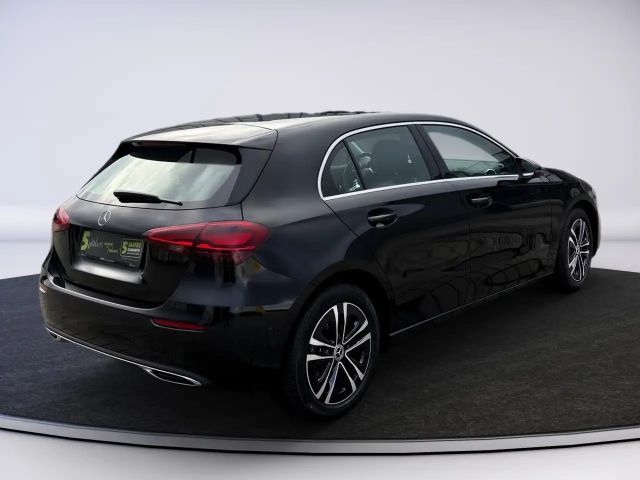 Mercedes-Benz A 180 LENKRADHEIZUNG LED HP KAMERA